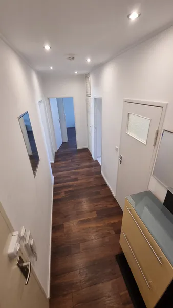 WG geeignet, Befristet 12-48 Monate- Möblierte Wohnung ~108m² 4,5 Zimmer,2 Balkone, 2 Bäder — photo 1